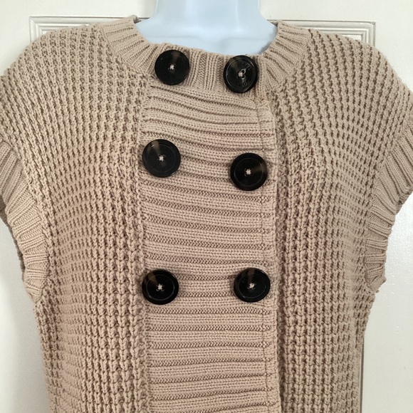 Michael Kors chunky knit tan sweater vest - machine washable. - sz LG - Picture 2 of 14